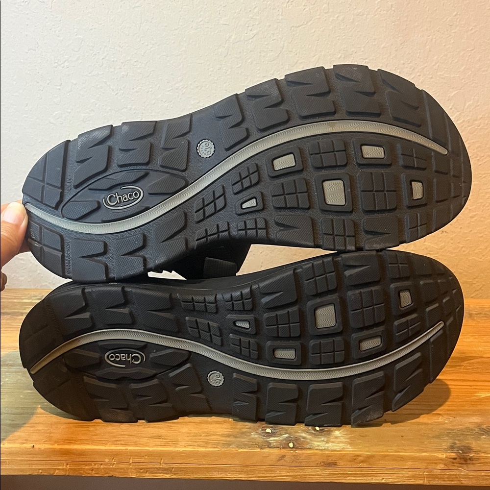 Mens Black Chacos like new size 13 - Picture 6 of 7